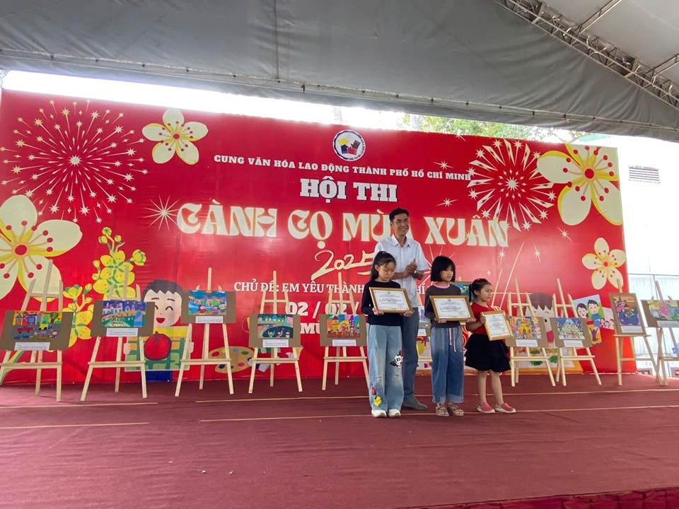 Tác phẩm đạt giải nhất hội thi năm trước