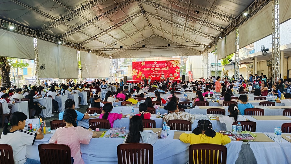 Trao giải thưởng cho các thí sinh xuất sắc